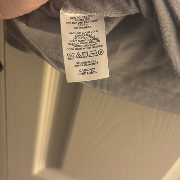 Loft women’s top EUC - Picture 5 of 5